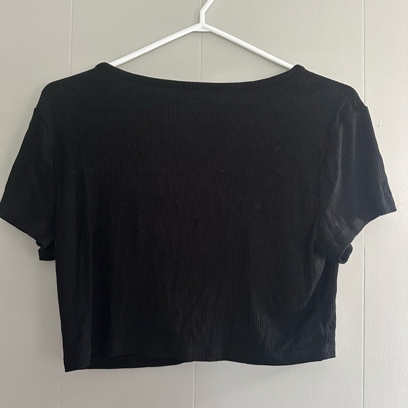 Shein Cropped Tee - Picture 2 of 4